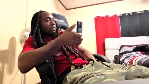 glomightyj online show from 12-20-25, 11:01