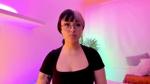 Mimi online show from 11-14-25, 09:24