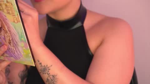 Snapshot of gloomydoll chatting on 02-11-26, 05:40 Mimi online show from 02-11-26, 05:40