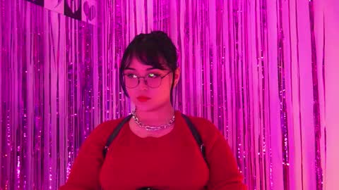 Snapshot of gloomydoll chatting on 02-25-26, 08:29 Mimi online show from 02-25-26, 08:29