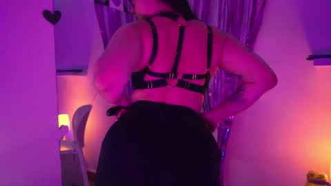 Snapshot of gloomydoll chatting on 02-28-26, 10:22 Mimi online show from 02-28-26, 10:22