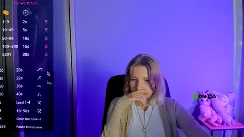 Snapshot of gloria_bubble chatting on 10-15-25, 07:03 your dream online show from 10-15-25, 07:03