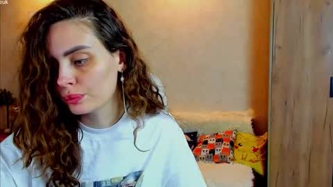 Gloria Wood online show from 11-12-25, 04:18