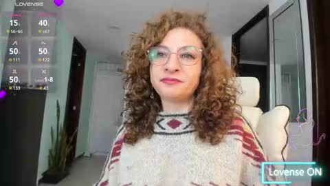 Snapshot of gloriacrespo chatting on 02-27-25, 08:31 gloriacrespo online show from 02-27-25, 08:31