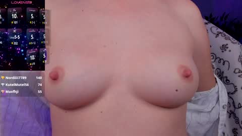 Snapshot of gloriagrays chatting on 12-15-24, 08:15 gloriagrays online show from 12-15-24, 08:15