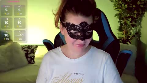 Snapshot of gloriagrays chatting on 10-31-25, 07:59 gloriagrays online show from 10-31-25, 07:59