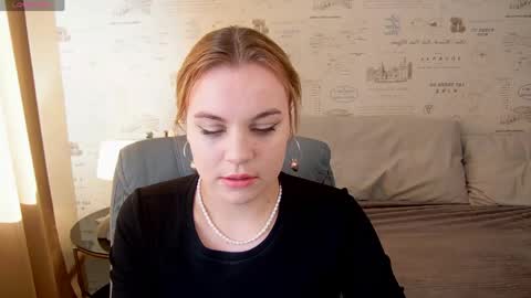Snapshot of glow_margo chatting on 05-30-26, 01:03 Margo online show from 05-30-26, 01:03