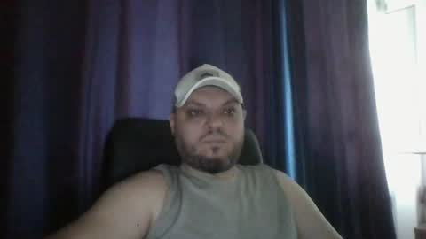 Snapshot of glusgan chatting on 06-12-26, 08:13 Your boy online show from 06-12-26, 08:13