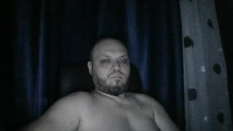 Snapshot of glusgan chatting on 06-23-26, 10:41 Your boy online show from 06-23-26, 10:41