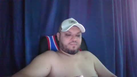 Snapshot of glusgan chatting on 07-15-26, 07:13 Your boy online show from 07-15-26, 07:13