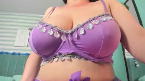 Snapshot of goddess_kianna chatting on 12-22-25, 04:09 Goddess Kianna online show from 12-22-25, 04:09