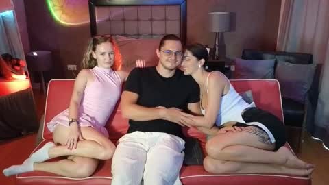   330 UTC2 girls   online show from 12-17-25, 04:51