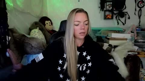 Patricia Mars           Goddess of Mars twitter thegoddessmindy online show from 10-22-25, 02:28