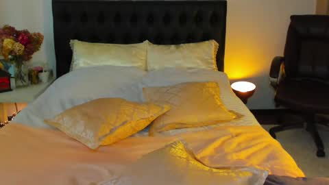 Katrin online show from 09-13-25, 02:33