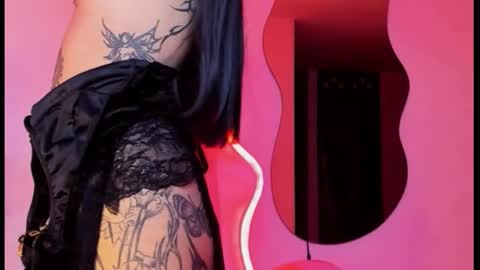 vee online show from 10-30-25, 01:51