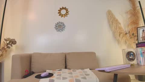 Victoria Ocaso online show from 10-13-25, 03:01