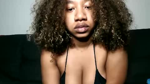 Snapshot of goddessdaisysky chatting on 01-10-25, 01:41 Goddess Daisy Sky online show from 01-10-25, 01:41