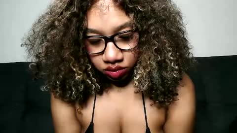 Snapshot of goddessdaisysky chatting on 01-10-25, 07:21 Goddess Daisy Sky online show from 01-10-25, 07:21