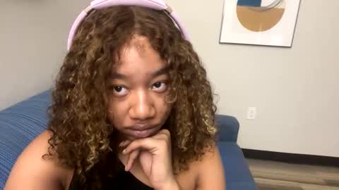 Snapshot of goddessdaisysky chatting on 01-13-25, 05:44 Goddess Daisy Sky online show from 01-13-25, 05:44