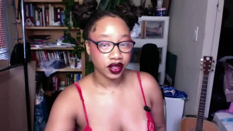 Snapshot of goddessdaisysky chatting on 09-09-25, 03:33 Goddess Daisy Sky online show from 09-09-25, 03:33