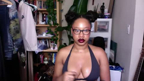 Snapshot of goddessdaisysky chatting on 09-14-25, 05:12 Goddess Daisy Sky online show from 09-14-25, 05:12