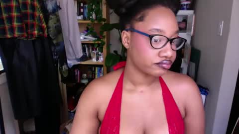 Snapshot of goddessdaisysky chatting on 09-19-25, 04:29 Goddess Daisy Sky online show from 09-19-25, 04:29