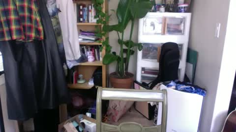 Snapshot of goddessdaisysky chatting on 09-22-25, 05:59 Goddess Daisy Sky online show from 09-22-25, 05:59