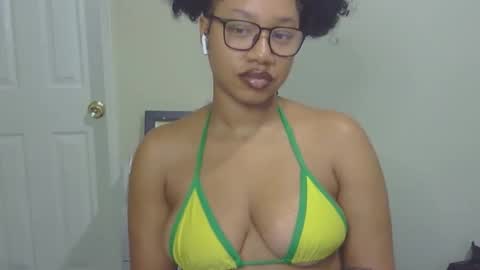 Snapshot of goddessdaisysky chatting on 10-22-25, 05:02 Goddess Daisy Sky online show from 10-22-25, 05:02