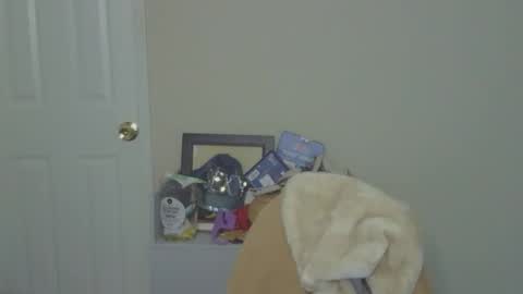 Snapshot of goddessdaisysky chatting on 10-26-25, 04:24 Goddess Daisy Sky online show from 10-26-25, 04:24