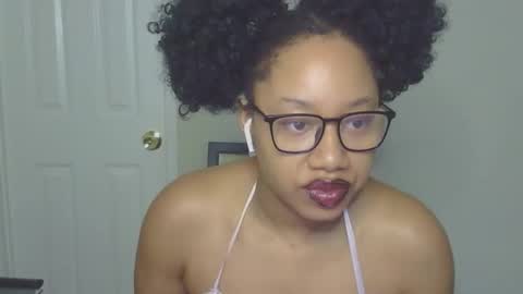 Snapshot of goddessdaisysky chatting on 10-28-25, 06:43 Goddess Daisy Sky online show from 10-28-25, 06:43