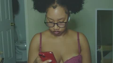 Snapshot of goddessdaisysky chatting on 10-31-25, 02:12 Goddess Daisy Sky online show from 10-31-25, 02:12