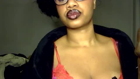 Snapshot of goddessdaisysky chatting on 12-15-25, 03:33 Goddess Daisy Sky online show from 12-15-25, 03:33