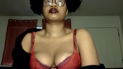 Snapshot of goddessdaisysky chatting on 12-18-25, 06:36 Goddess Daisy Sky online show from 12-18-25, 06:36