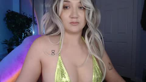 Snapshot of goddessemmy chatting on 05-12-26, 04:53 Goddess Emmy online show from 05-12-26, 04:53