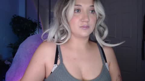 Snapshot of goddessemmy chatting on 05-24-26, 04:17 Goddess Emmy online show from 05-24-26, 04:17