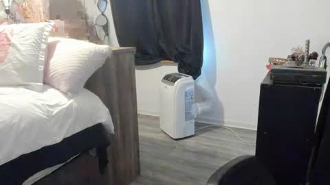 Snapshot of goddesskallie chatting on 07-22-26, 04:21 Kallie online show from 07-22-26, 04:21