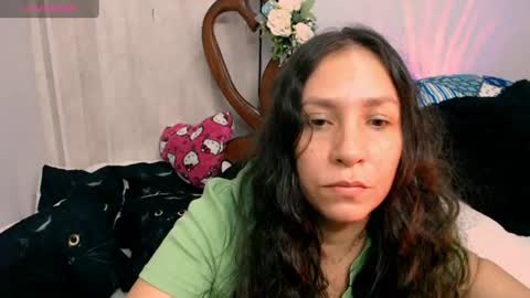 Snapshot of goddessnahi chatting on 07-21-26, 01:19 Naih Reyes online show from 07-21-26, 01:19