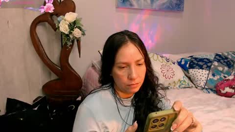 Snapshot of goddessnahi chatting on 07-24-26, 01:03 Naih Reyes online show from 07-24-26, 01:03