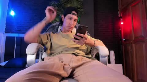 HUAN online show from 01-15-25, 04:47