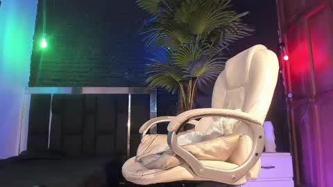 HUAN online show from 02-16-25, 05:04