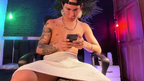 HUAN online show from 02-24-25, 05:42