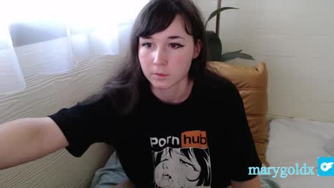 Snapshot of gold_mary_ chatting on 02-04-25, 12:51 Mary online show from 02-04-25, 12:51