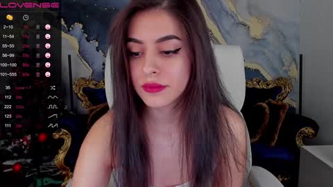 Snapshot of goldbabys chatting on 12-19-24, 02:35 GoldBabyS online show from 12-19-24, 02:35