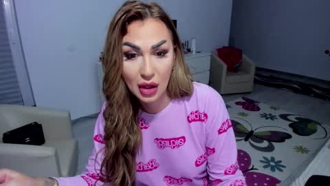 Snapshot of golddivine00 chatting on 02-10-25, 04:30 Nicole.. online show from 02-10-25, 04:30