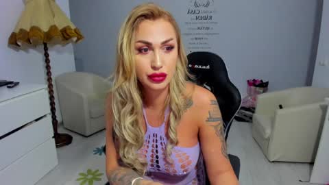 Nicole.. online show from 04-05-26, 06:38