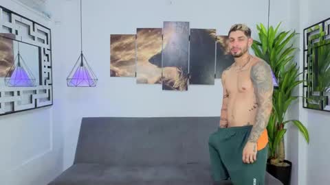 Snapshot of golden_boys_ggh chatting on 09-15-25, 06:35 golden_boys_ggh online show from 09-15-25, 06:35