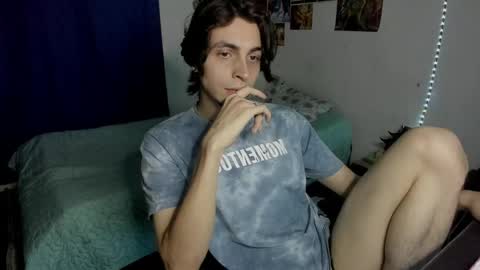 Snapshot of golden_ryan chatting on 05-07-26, 07:36 Jmmmm online show from 05-07-26, 07:36