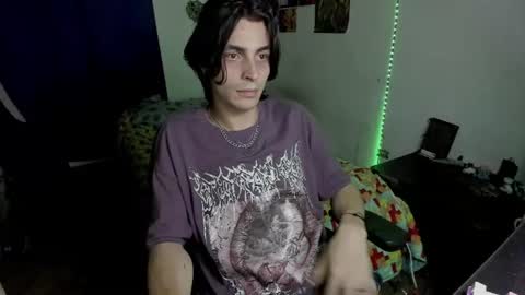 Snapshot of golden_ryan chatting on 06-11-26, 07:28 Jmmmm online show from 06-11-26, 07:28