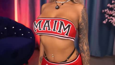 Snapshot of goldenamberx chatting on 11-22-25, 06:12 GoldenAmberX online show from 11-22-25, 06:12