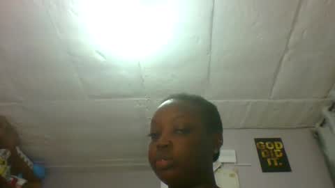Snapshot of goldencurves_bunny chatting on 05-24-26, 08:30 Bella online show from 05-24-26, 08:30